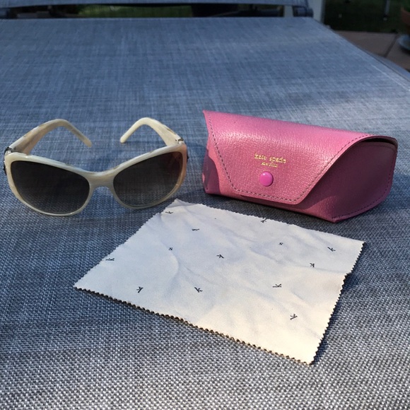 Kate Spade sunglasses Ivory w side details - Picture 1 of 3